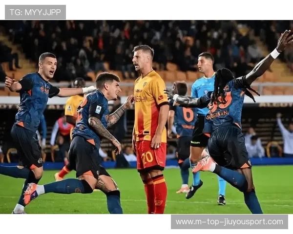 亚特兰大局部对抗中卢克曼连续完成突破