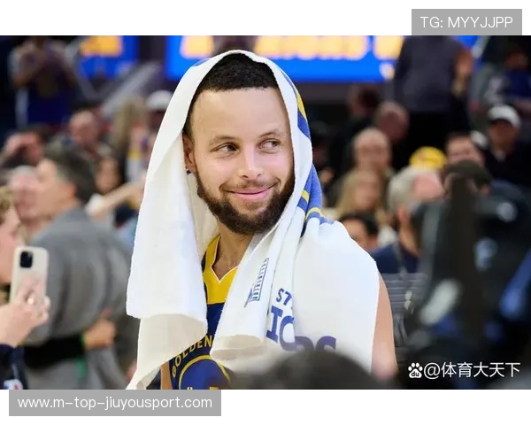 NBA库里单场命中10记三分，全场观众惊叹